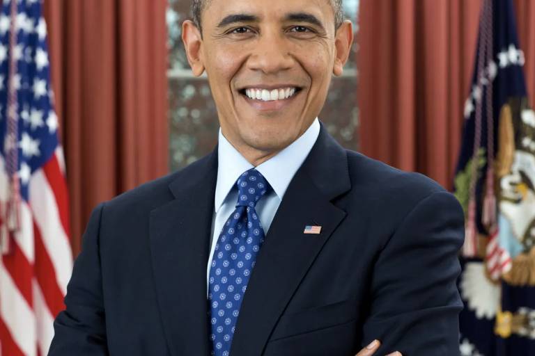 Barack Obama, 44º presidente dos EUA, foi o primeiro homem negro a comandar o país. Ficou conhecido por políticas de assistência à saúde, diplomacia internacional, retirada das tropas do Iraque e o acordo nuclear com o Irã