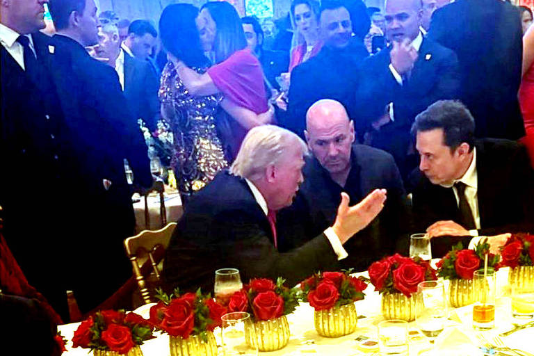 Donald Trump conversa com Elon Musk