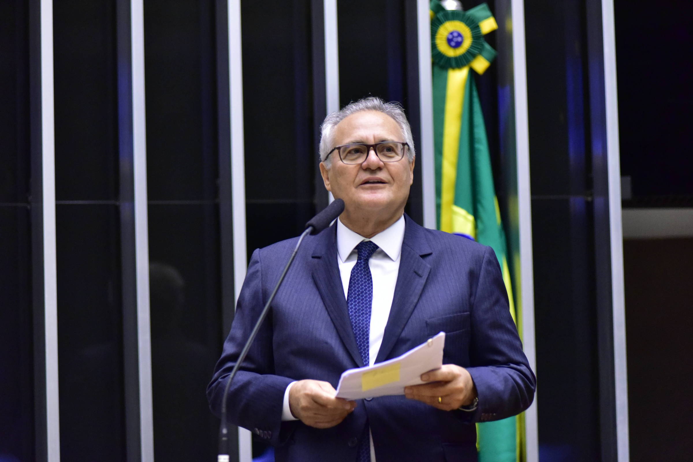 Comissão do Senado adia votação de projeto que amplia isenção do IR para até R$ 5.000