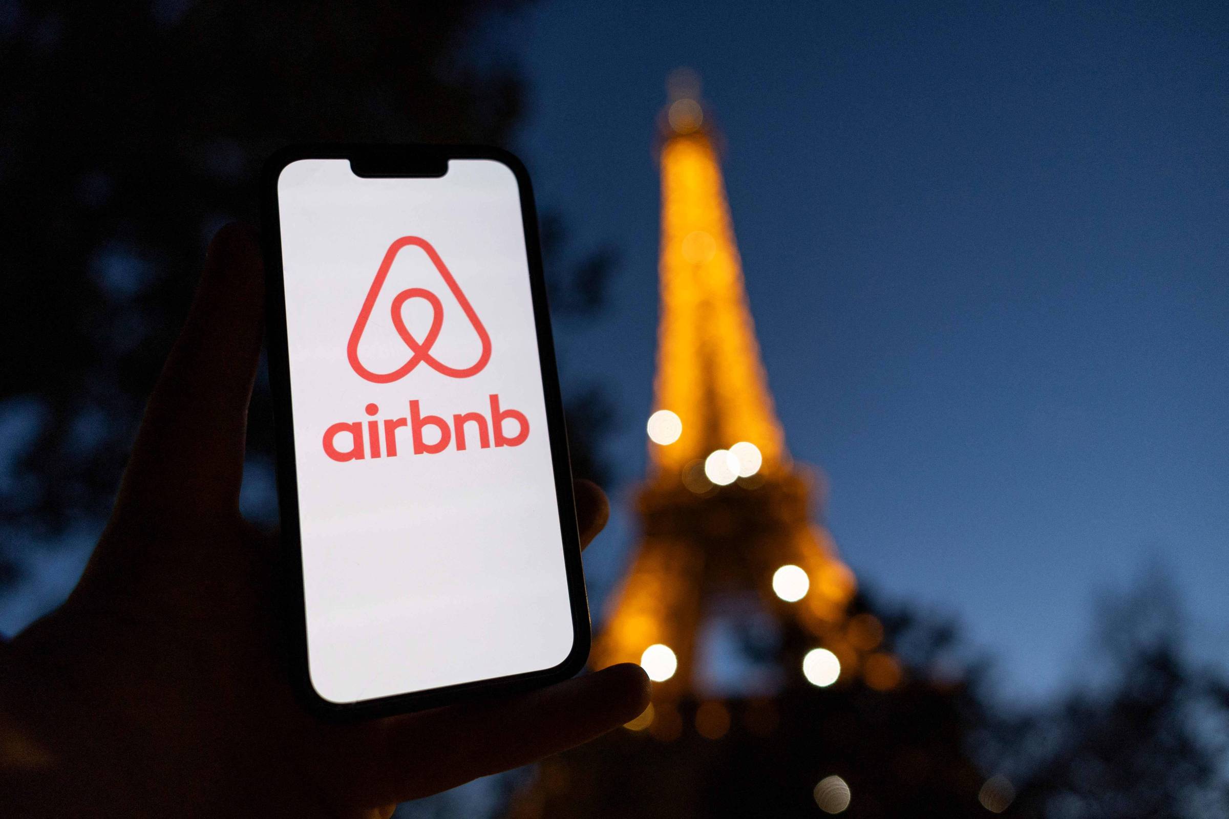 Airbnb quer ser 'superapp de viagem' e lança reservas de serviços como personal trainer e cabeleireiro