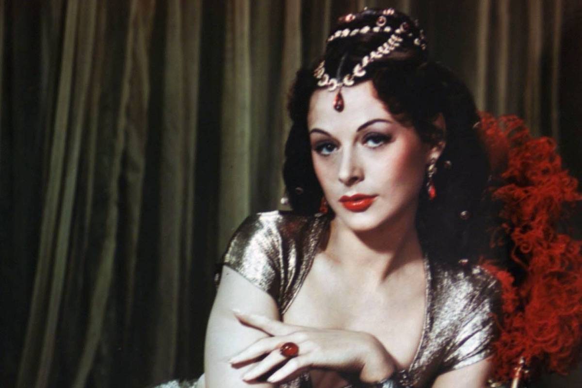 Peça sobre a atriz Hedy Lamarr e festival PCD são destaques de passeios em SP