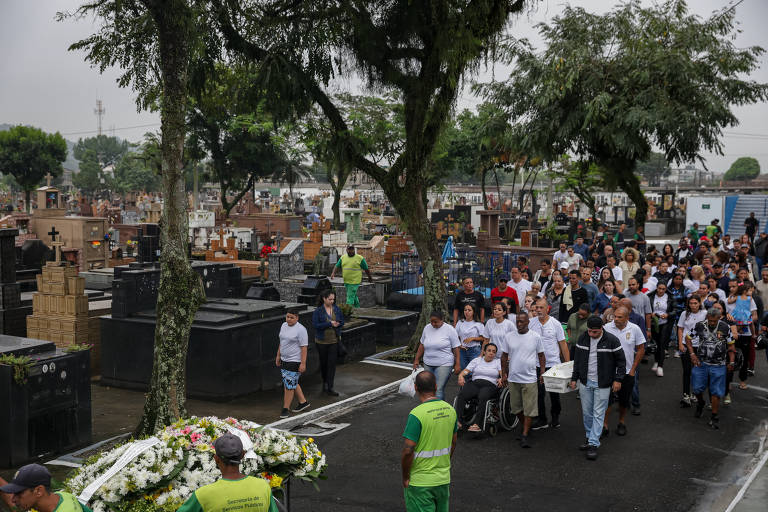 Ryan da Silva Andrade Santos, 4, brincava na rua com outras crianças quando foi atingido por um disparo durante uma operação da polícia no Morro de São Bento, em Santos, litoral paulista; na ocasião, um adolescente de 17 anos também morreu