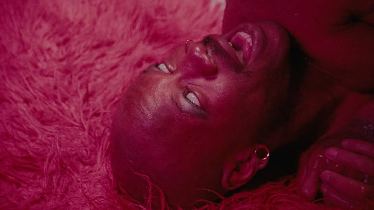 Cena do filme "The Visitor", de Bruce LaBruce