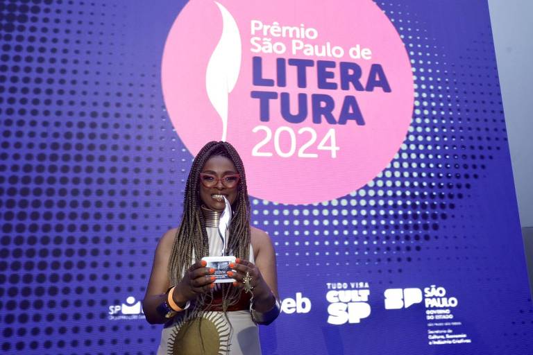 Escritora Eliane Marques levanta a voz contra presidente de academia no Sul