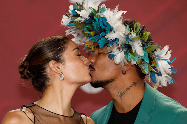Sophie Charlotte e Xamã tentam burlar regra da festa de Bruna Marquezine