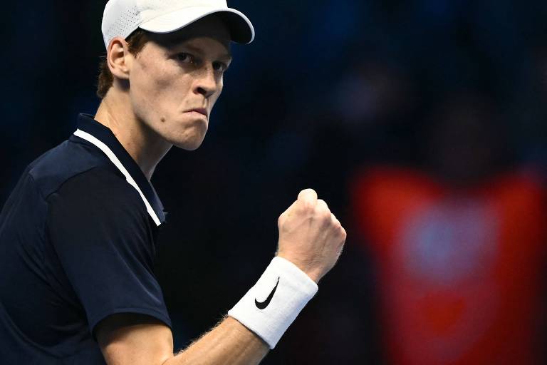 Em Turim, Jannik Sinner é o primeiro italiano a conquistar o ATP Finals