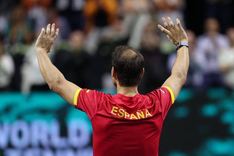 'A realidade é que nunca se quer chegar a este momento', diz Nadal em despedida