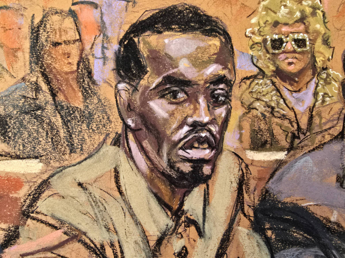 FILE PHOTO: Sean 'Diddy' Combs', with his mom seated in the back, attends a hearing in federal court in the Manhattan borough of New York City, U.S., October 10, 2024 in this courtroom sketch. REUTERS/Jane Rosenberg/File Photo ORG XMIT: FW1