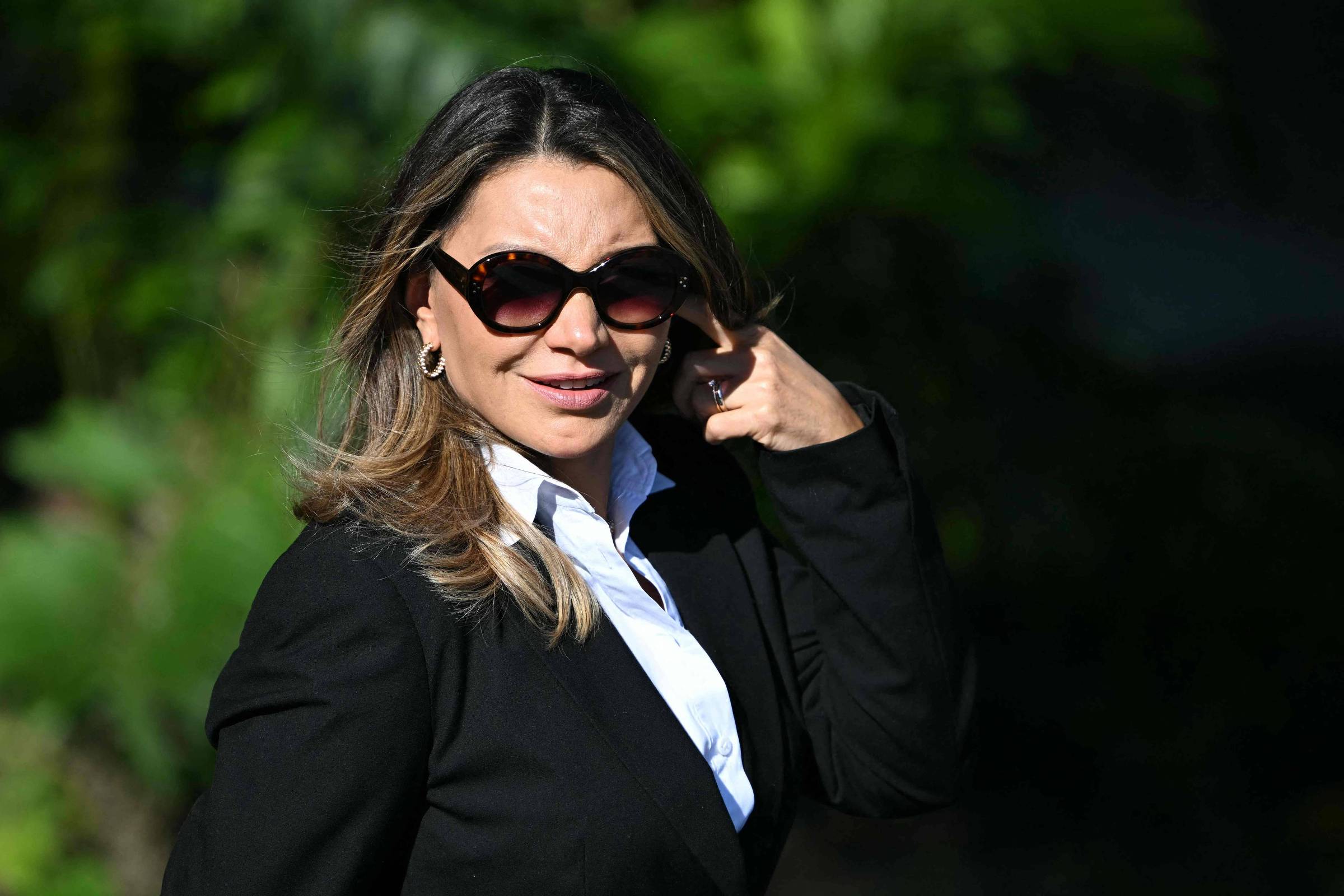 AGU irá notificar plataformas por fake news que acusam Janja de levar '200 malas' à Rússia