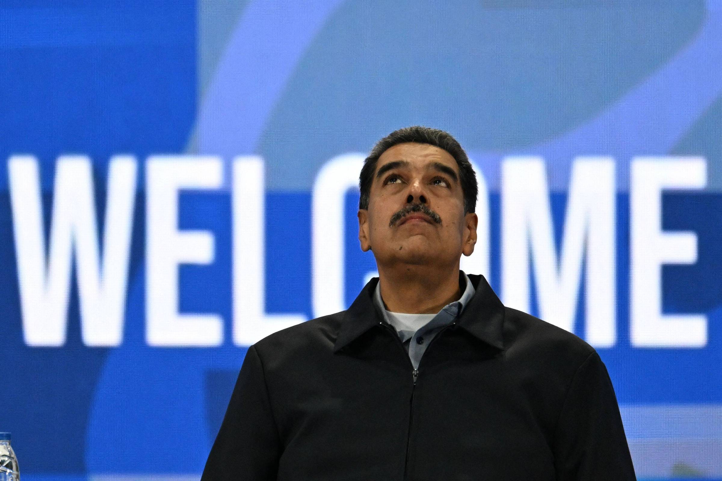 Maduro ensaia uma cambalhota diplomática à espera de Trump