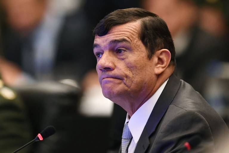 O general Paulo Sérgio Nogueira, ex-ministro da Defesa, atuou para manter o discurso de que a eleição de 2022 foi fraudada e teria participado de discussões sobre a minuta golpista