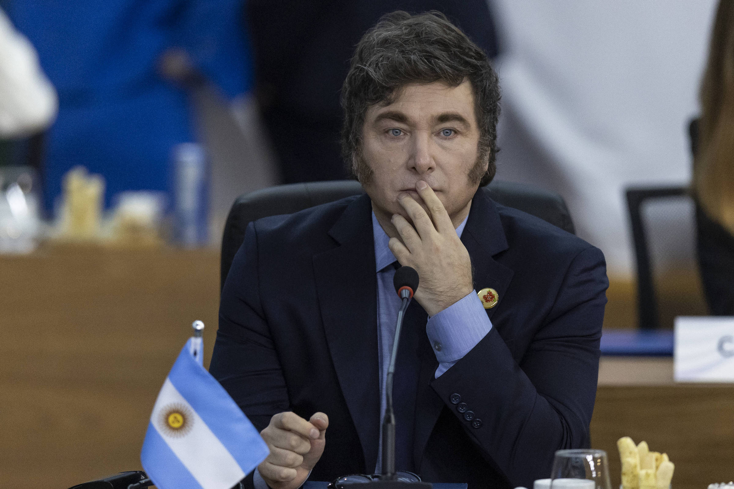 Milei luta para desbloquear mercados globais de capital para a Argentina