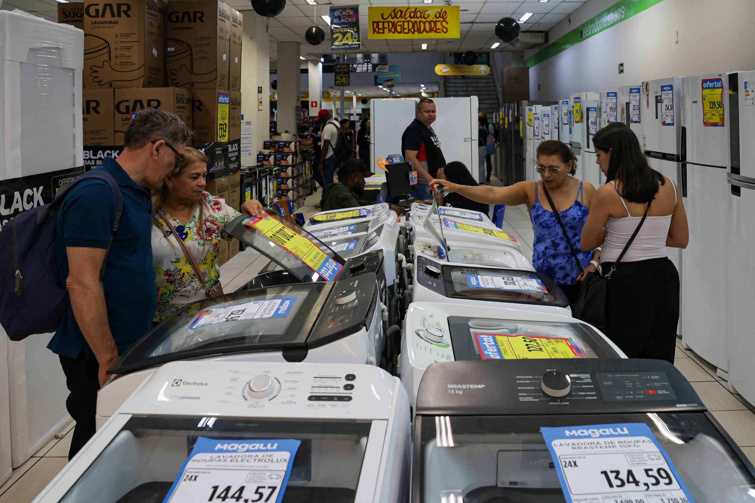 Vendas no varejo do Brasil crescem 0,8% em março e renovam recorde da série do IBGE