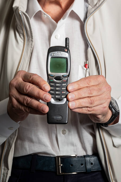 O conflito com a gigante americana começou em 2012, quando a Gradiente resolveu relançar uma família de celulares inteligentes com o nome iphone