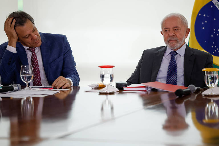 A solução para a falta de credibilidade do governo é regular as redes sociais?