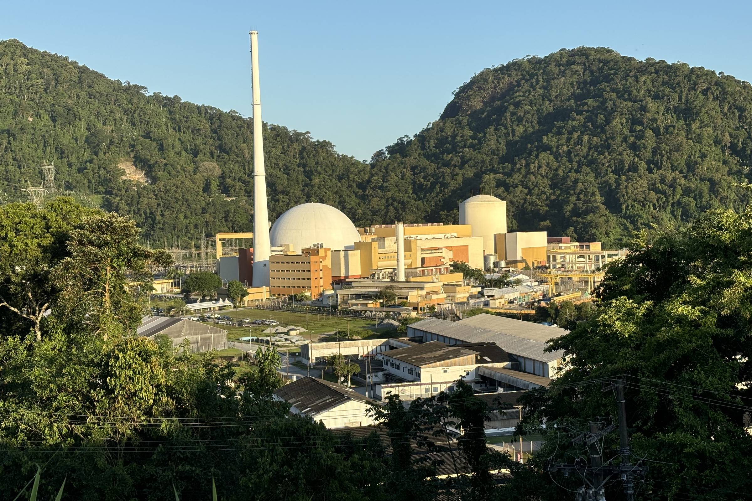 Âmbar, dos irmãos Batista, tem pela frente dívidas e buraco no caixa da Eletronuclear