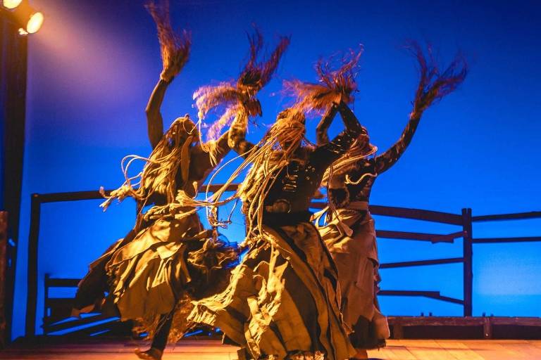Musical de 'Torto Arado' carece de nuances, apesar de boa montagem