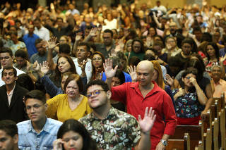 Fiéis assistem a culto dominical na Assembleia de Deus em Belém (PA)