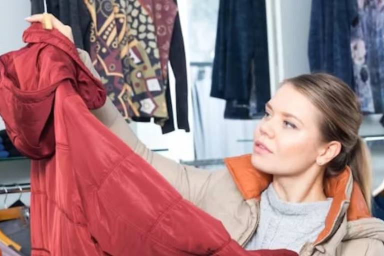 Por que você precisa higienizar roupas de brechós antes de usar