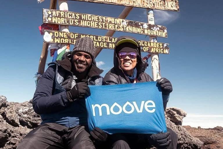 Danilo Mendes， ex-jogador de futebol， a caminho do cume do Kilimanjaro， montanha mais alta da África