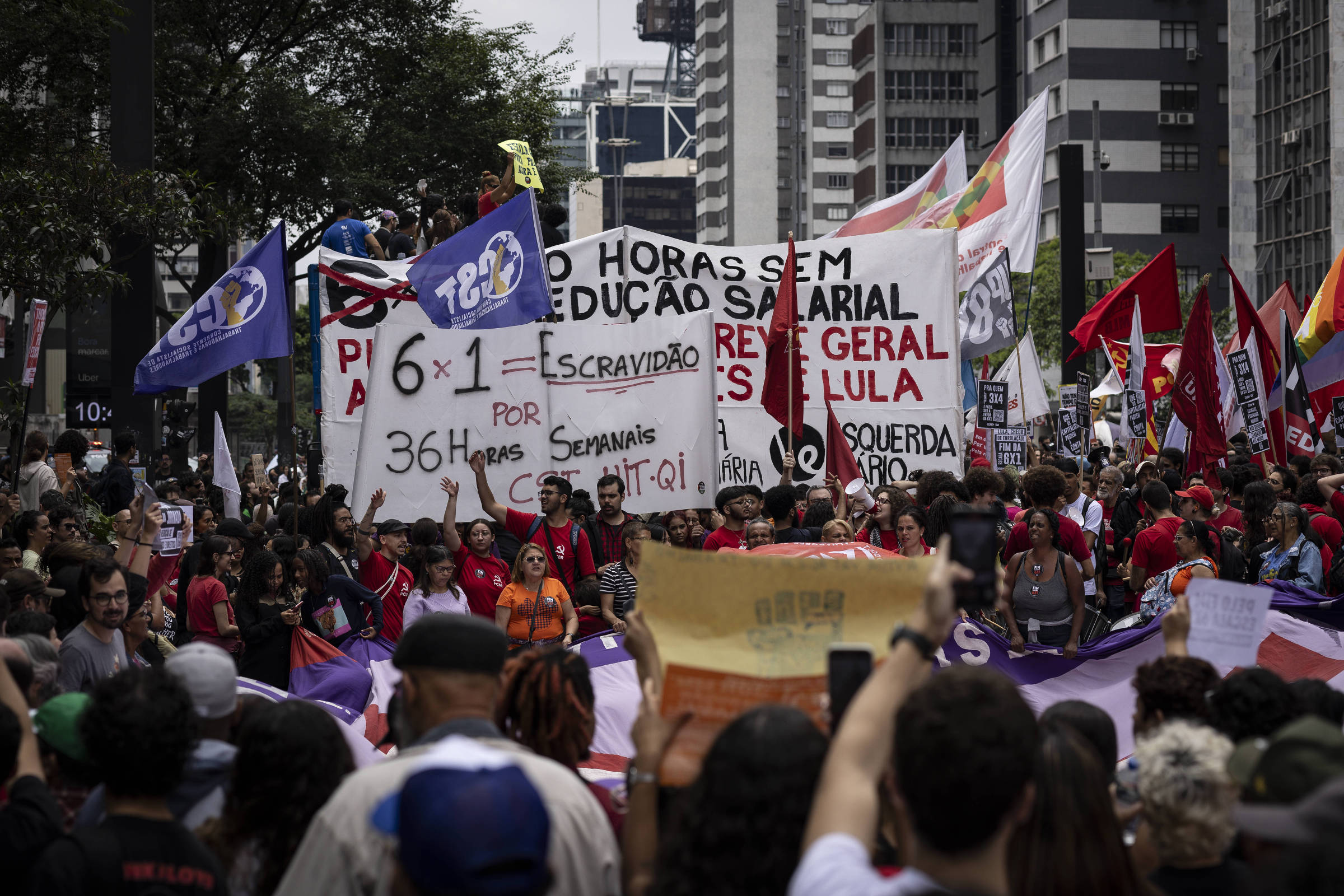 Movimentos sociais farão plebiscito sobre jornada 6x1 e isenção do IR