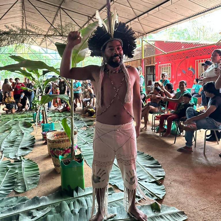 Desfile no evento Beleza Indígena, em São Paulo