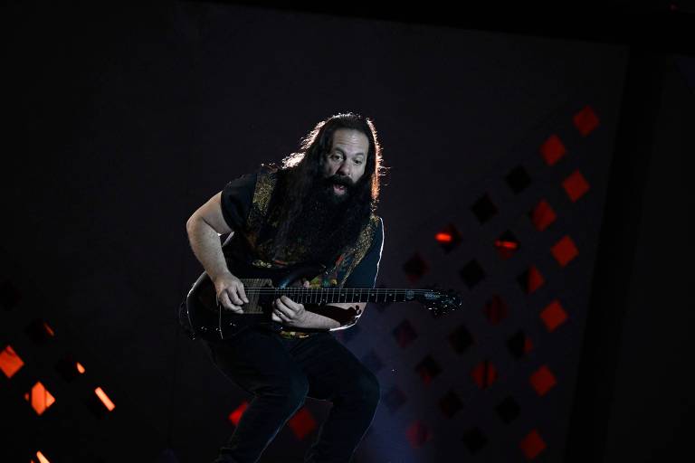 John Petrucci, guitarrista da banda Dream Theater durante apresentação no festival Rock in Rio, em 2022