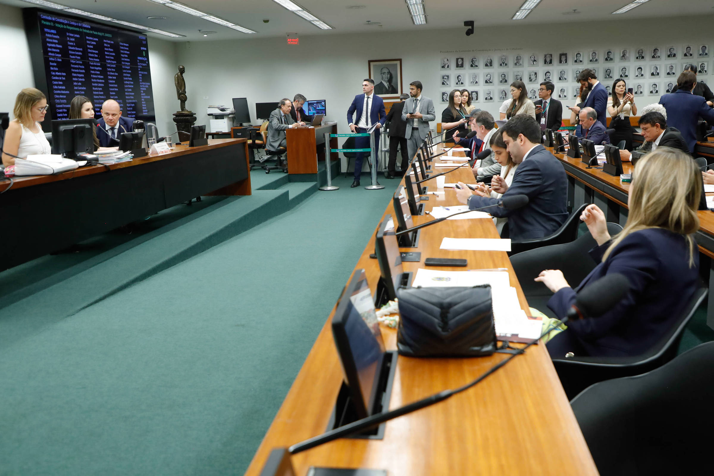 Comissão da Câmara aprova projeto para atribuir aos deputados a fiscalização de agências reguladoras