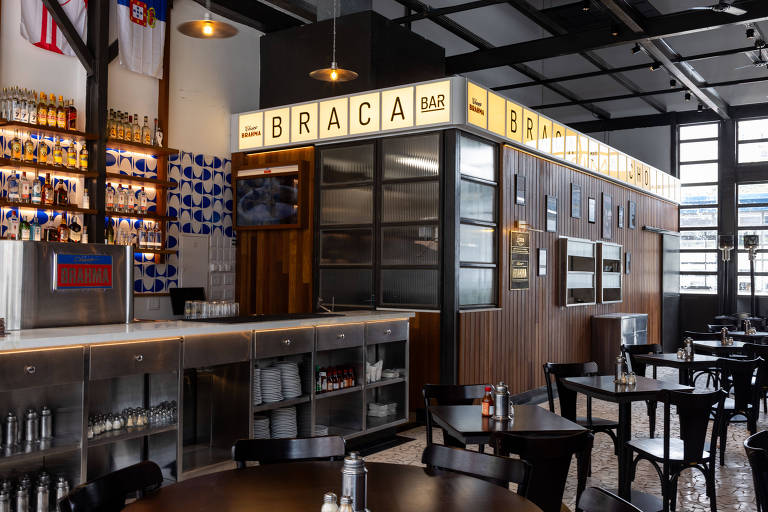 Ambiente do bar Braca, em Santana