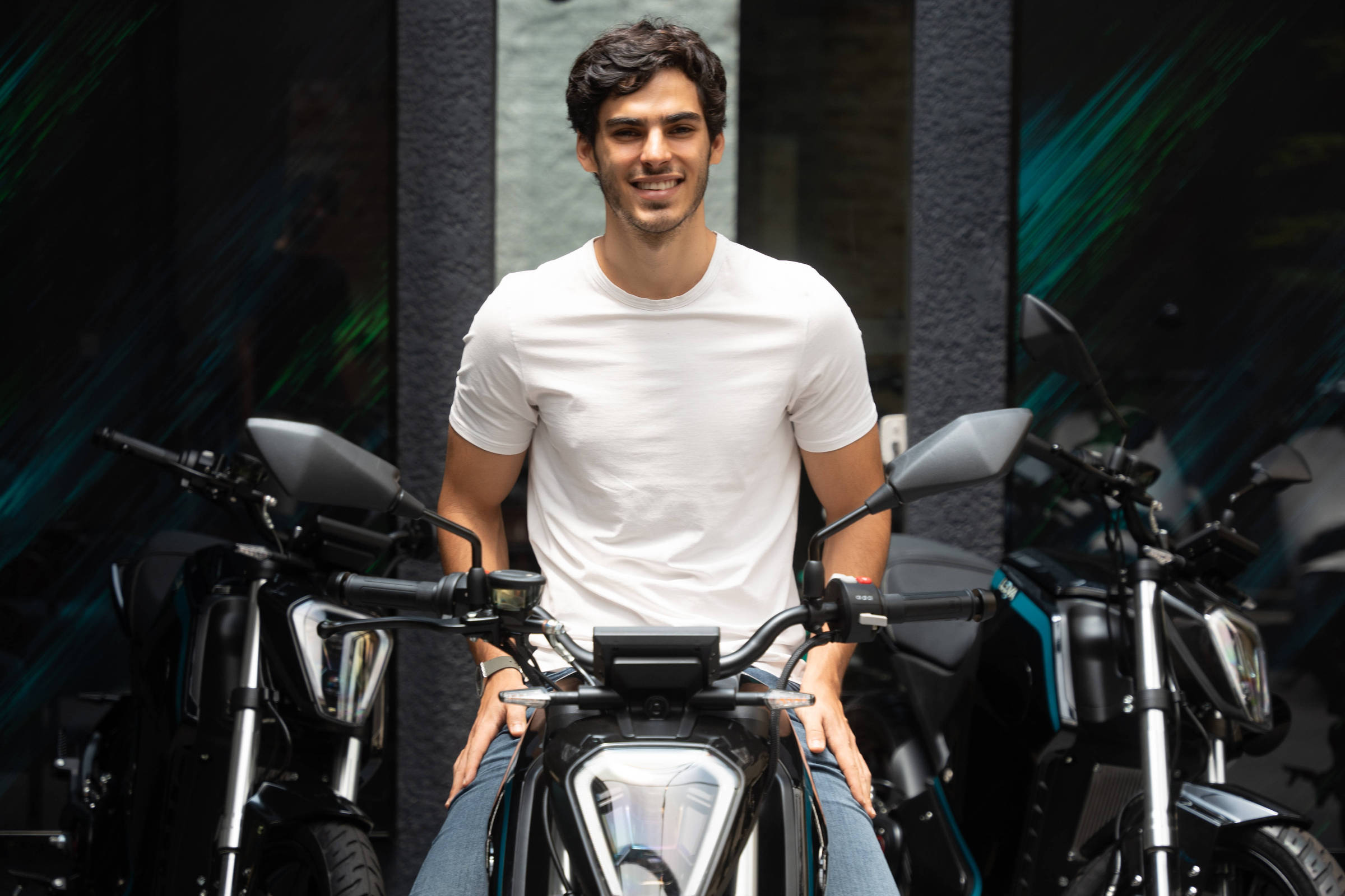 Marca nacional que quer ser a BYD das motos elétricas abre primeira loja