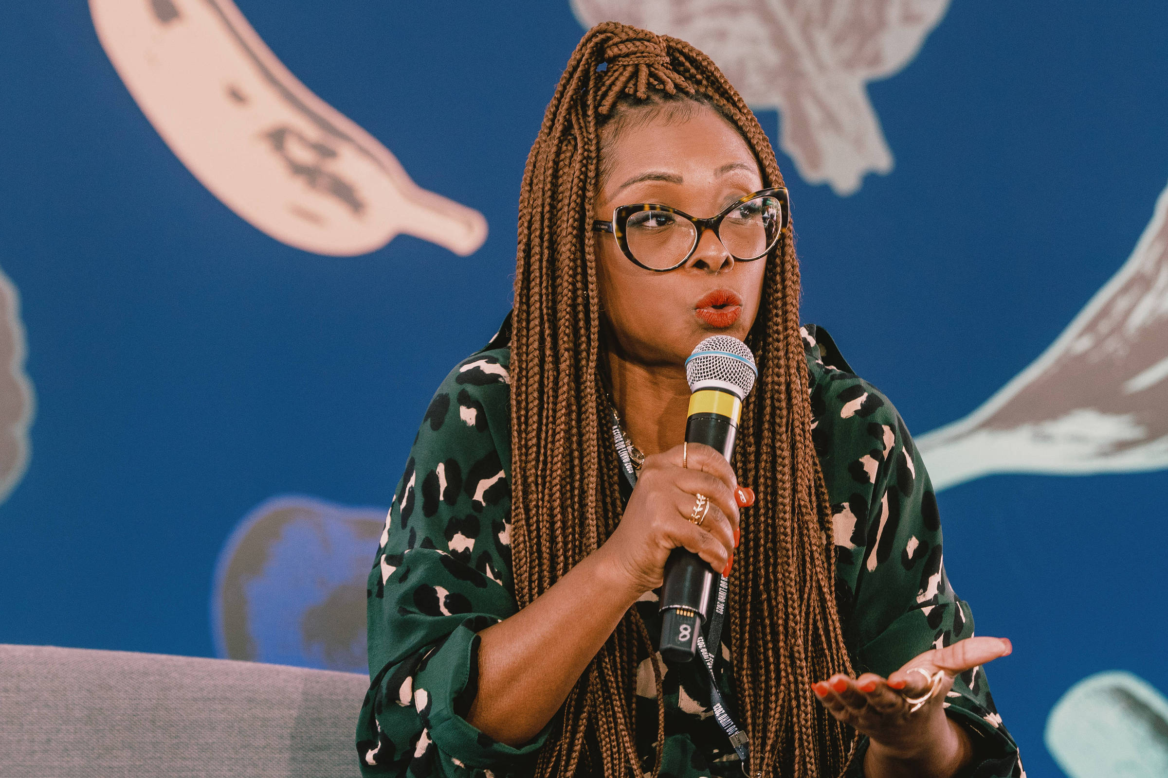 Eliane Marques denuncia fala racista em evento e escritor pede desculpas