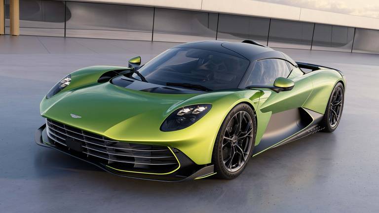 Aston Martin Valhalla de frente