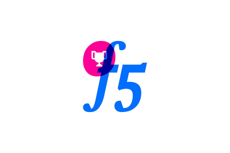 O logotipo apresenta o número '5' em azul, com uma estilização que inclui uma curva. Ao fundo, há um círculo rosa com um ícone de troféu em branco. O design é minimalista e moderno, com um fundo branco.