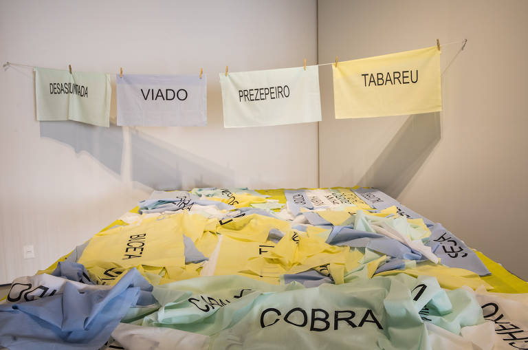 Obra artística temporária exposta no Museu da Língua Portuguesa, em 2021