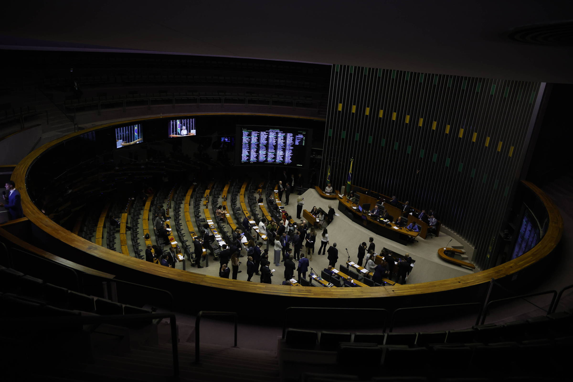 Quaest: maioria da Câmara vê chance baixa de aprovação de pautas do governo