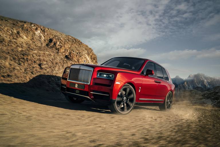 O utilitário esportivo Rolls-Royce Cullinan, ano de fabricação: 2023, tem o maior valor de IPVA para camionetas e utilitários. O veículo custa mais de R$ 6 milhões e irá pagar R$ 241.423,44 de IPVA em São Paulo