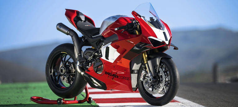 A moto que vai recolher o maior IPVA em São Paulo em 2025 é do modelo Ducati Panigale V4 R, ano de fabricação 2023. Com apenas um exemplar registrado e emplacado no estado, o veículo custa R$ 551.551, com IPVA de R$ 11.031,02