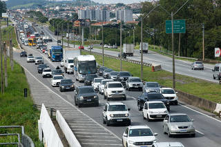 ESTRADAS / MOVIMENTO / FINAL DE ANO