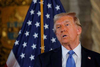FILE PHOTO: U.S. President-elect Donald Trump delivers remarks at Mar-a-Lago in Palm Beach