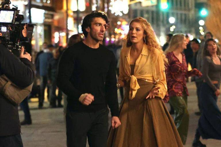 Justin Baldoni e Blake Lively juntos no set de 'It Ends with Us' em 12 de janeiro de 2024 em Jersey City, Nova Jersey