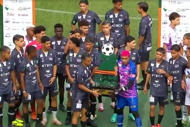 Chuva encharca gramado do Pacaembu, e final da Taça das Favelas Brasil é suspensa