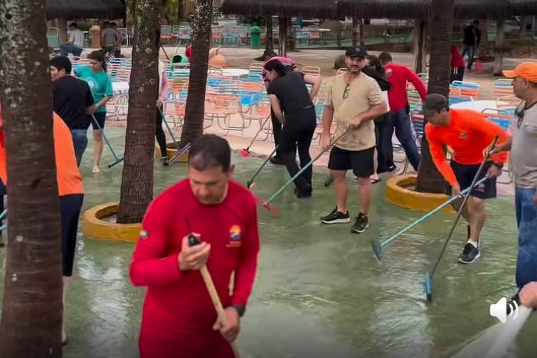 Tempestade fecha parque aquático em Olímpia (SP)