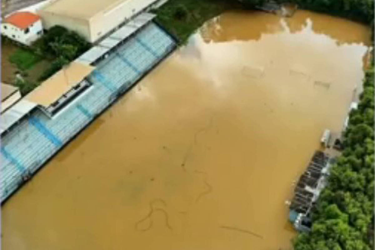 Estádio sede da Copinha fica alagado após chuvas no interior do estado