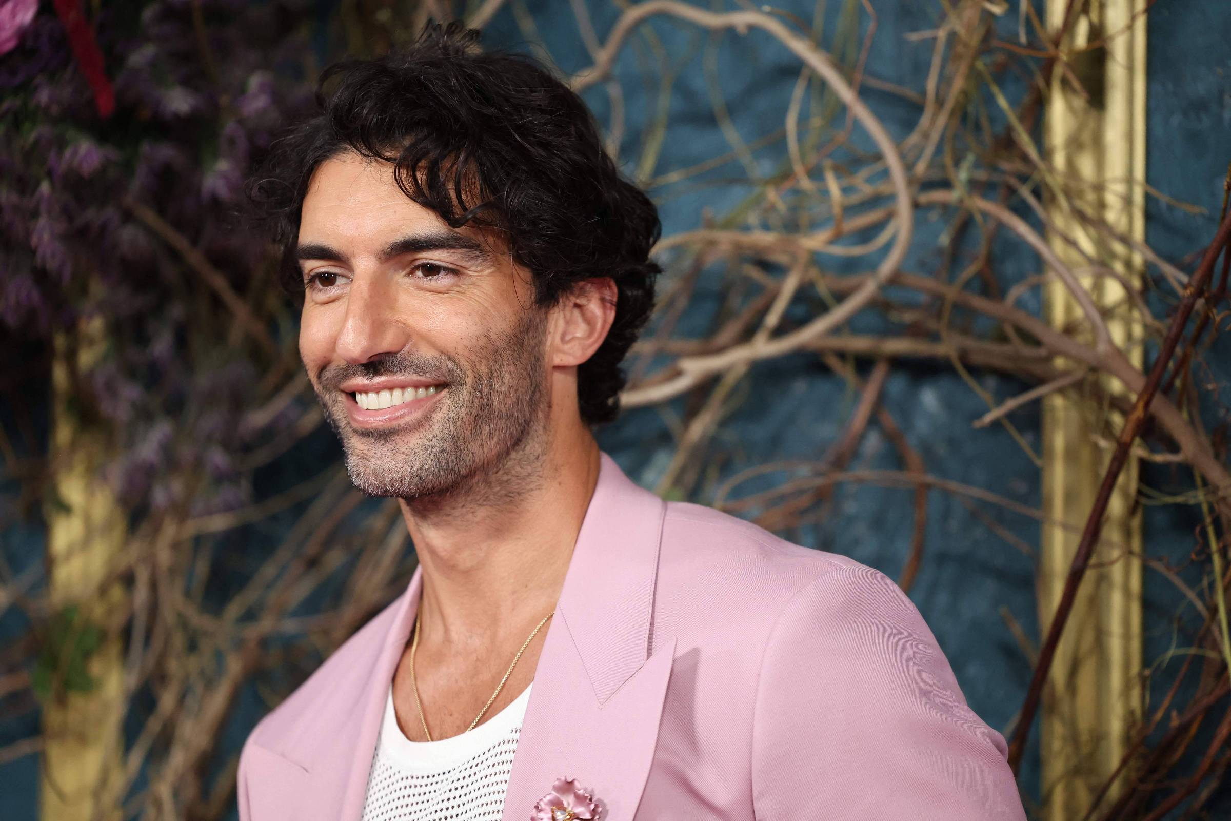 Justin Baldoni prepara processo contra Blake Lively após acusação de assédio