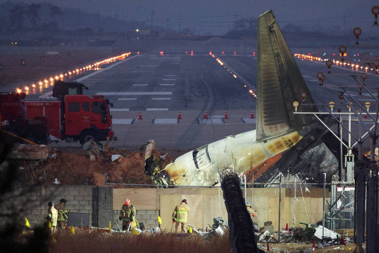 Vídeo de acidente de avião na Coreia do Sul deixa mais perguntas do que respostas