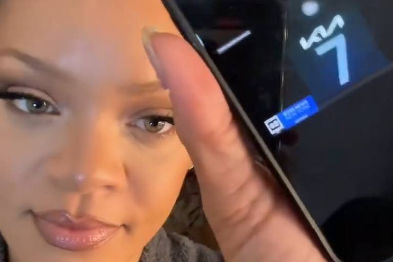 Rihanna passa ano novo ao lado de marido e e amigos e comemora que pode voltar a beber