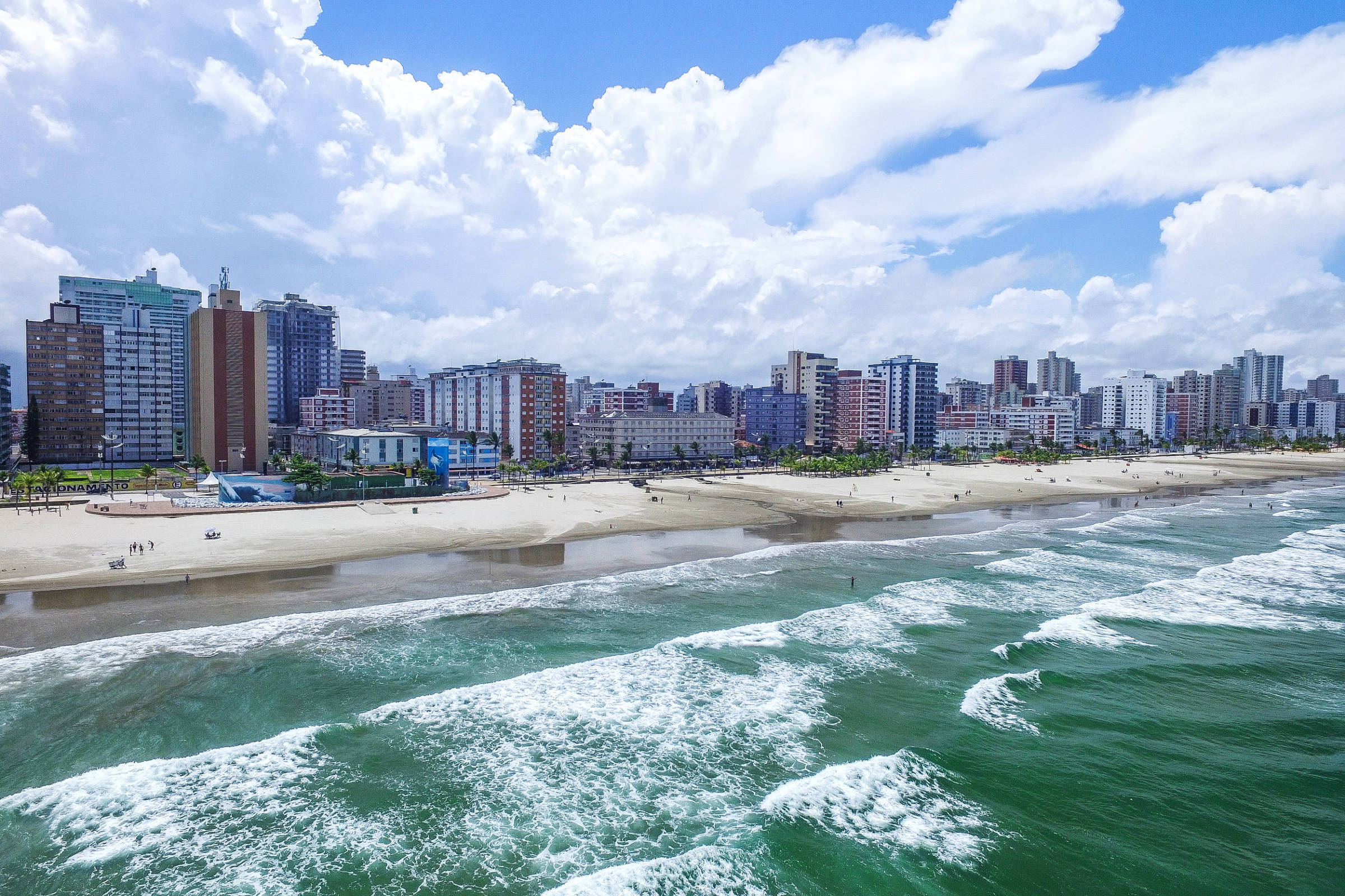 Moradores e turistas relatam casos de virose também em Santos, Praia Grande e São Sebastião