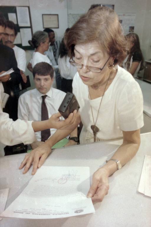 Dirigido por Walter Salles, o filme "Ainda Estou Aqui", lançado em 2024, trata da história de do sequestro, tortura e assassinato do ex-deputado Rubens Paiva por militares, com foco de sua esposa Eunice