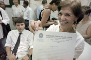 Eunice Paiva. Certidão de óbito Rubens Paiva
