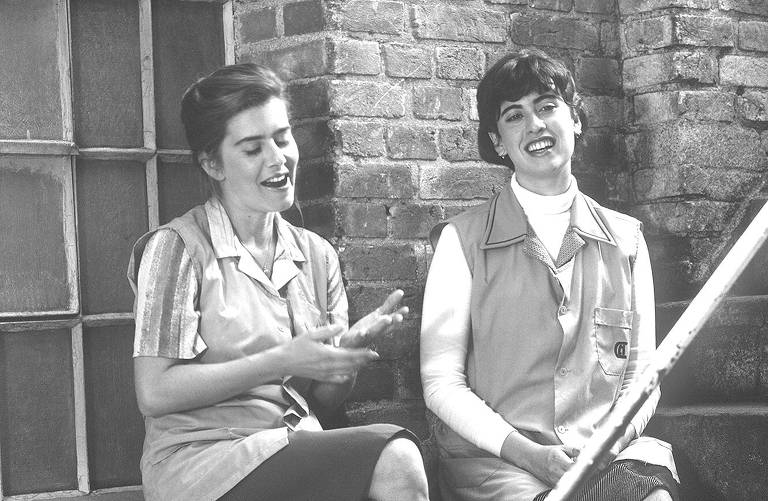 Cena do filme 'Beijo 2348-72', de Walter Rogério, com as atrizes Maitê Proença e Fernanda Torres